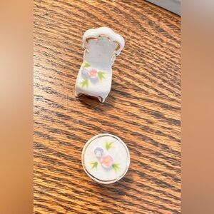 14 pieces, Dollhouse furniture by enesco Taiwan